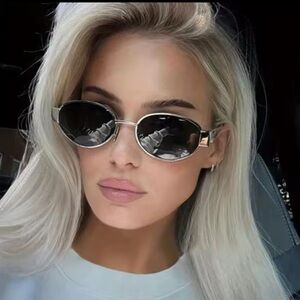 Retro Trendy Famous Black Gold Sunglasses